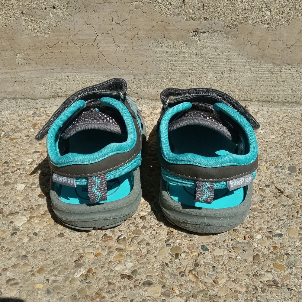 💥💥3 for $10💥Boys OshKosh B'gosh sandals - Picture 9 of 12